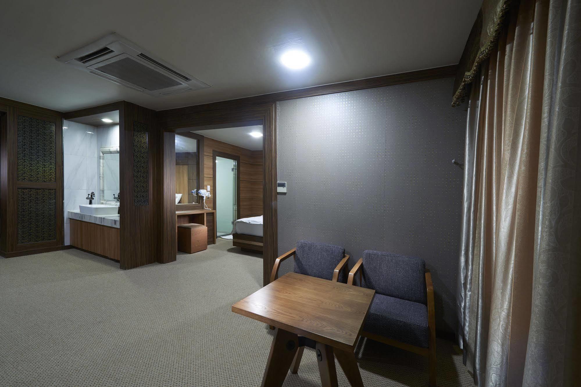 Benikea Premier Hotel 始兴市 外观 照片